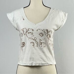 WE THE FREE cap sleeve embroidered V-neck shirt - size small